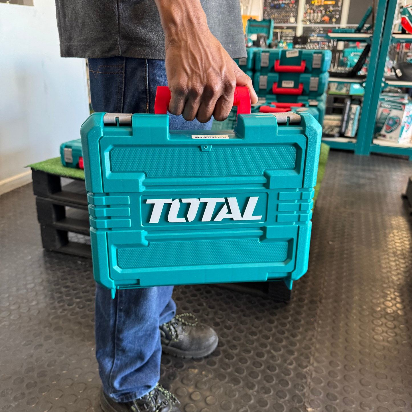 LITHIUM-ION IMPACT WRENCH 300NM TOTAL