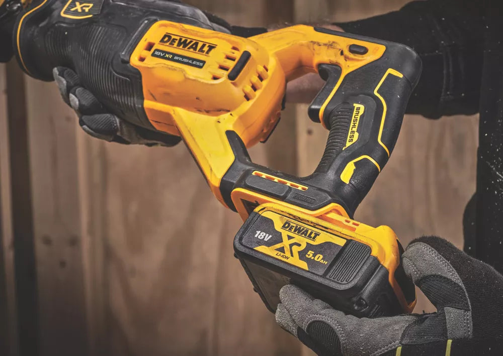 Dewalt 18V Li-Ion Cordless Reciprocating Saw Brushless Motor Flexvolt