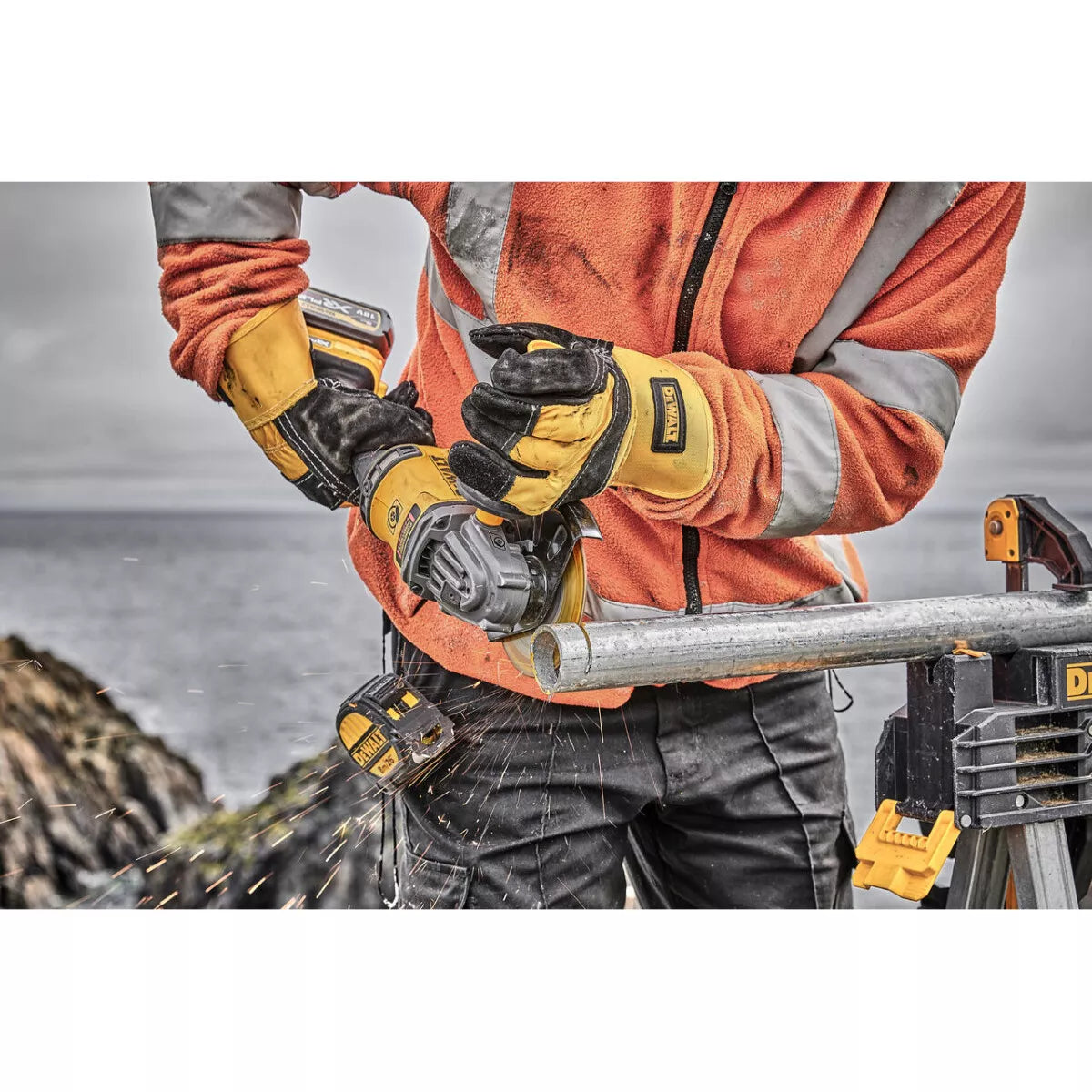 Dewalt 18V Li-Ion Cordless Angle Grinder Brushless 125MM