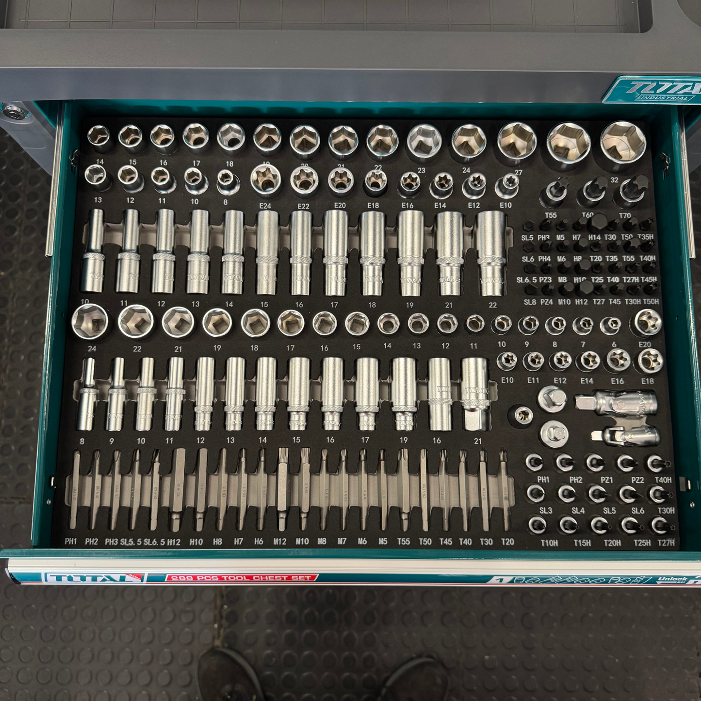 TOTAL 20v Combo I/wrench 1350nm Tool Trolley 288PC – THPTCS82882