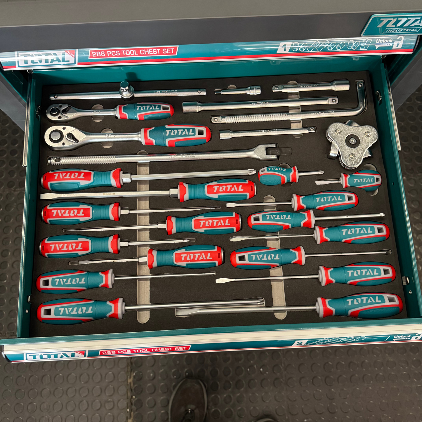 TOTAL 20v Combo I/wrench 1350nm Tool Trolley 288PC – THPTCS82882