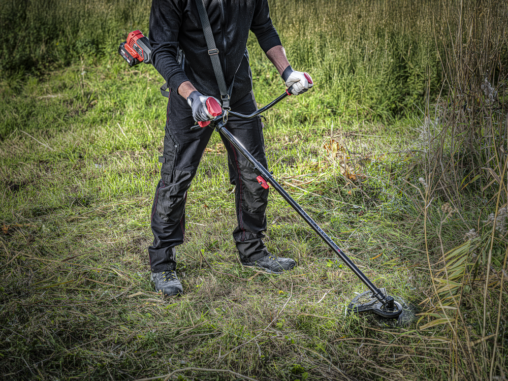 SKIL BRUSHLESS BRUSH CUTTER - 0256 CA