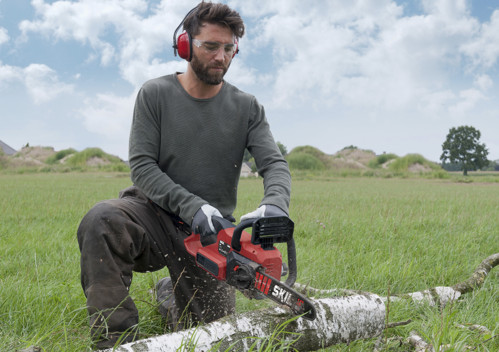 SKIL BRUSHLESS' CORDLESS CHAINSAW - 0540 CA