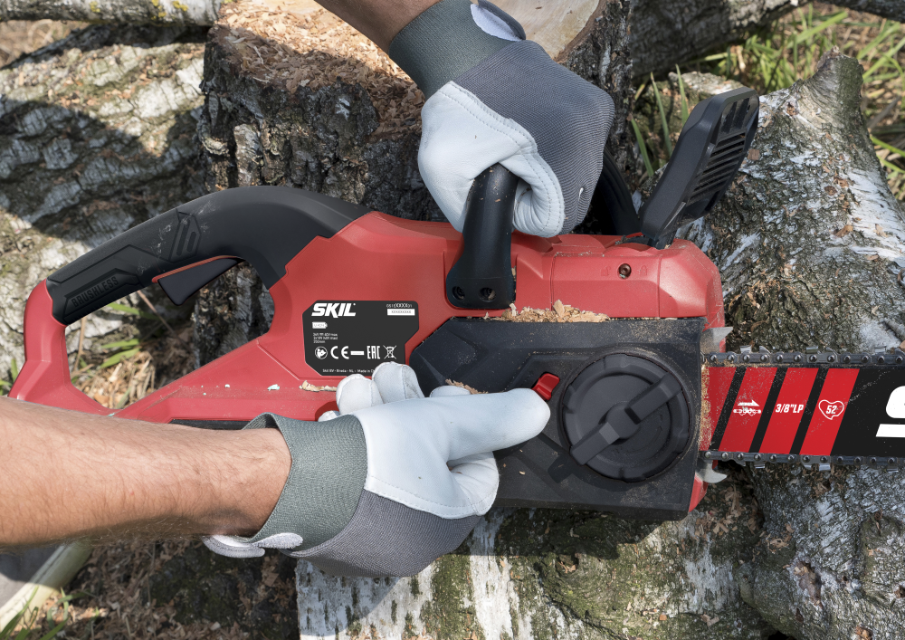 SKIL BRUSHLESS' CORDLESS CHAINSAW - 0540 CA