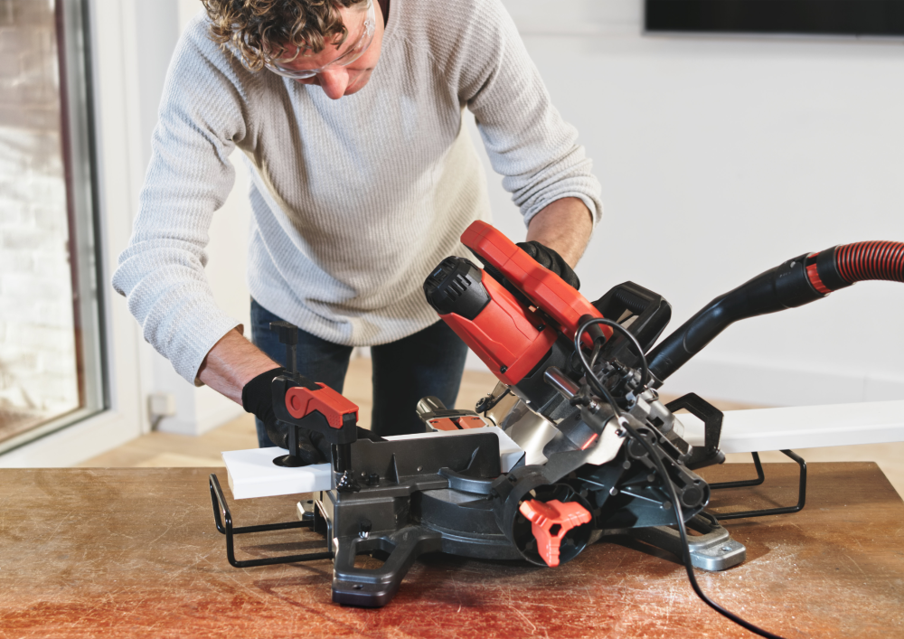 SKIL SLIDING MITRE SAW - 1310 AA