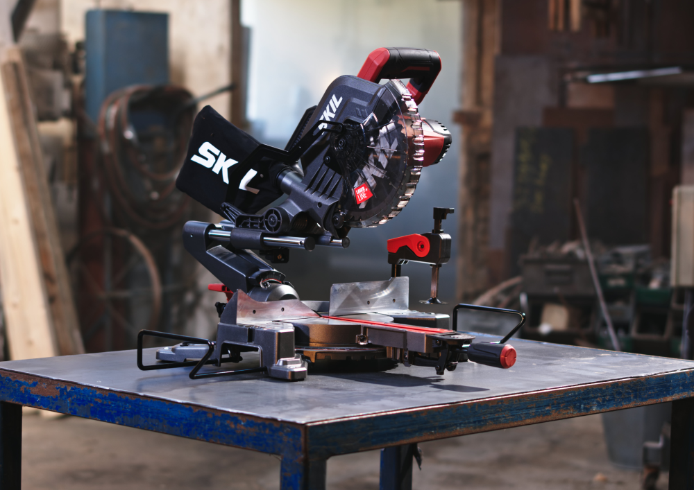 SKIL SLIDING MITRE SAW - 1310 AA