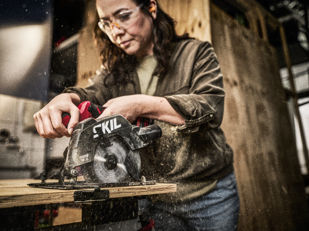 SKIL BRUSHLESS CORDLESS CIRCULAR SAW - 3551 CA