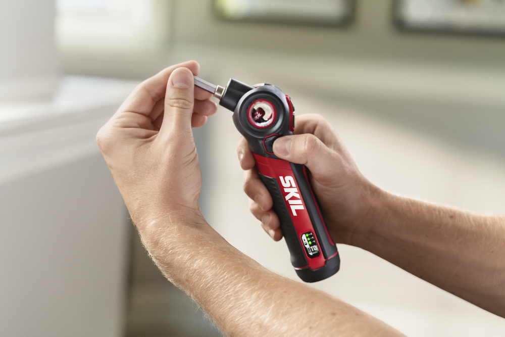 SKIL CORDLESS SCREWDRIVER - 2714 GA