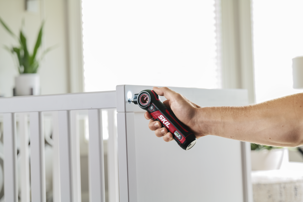 SKIL CORDLESS SCREWDRIVER - 2714 GA