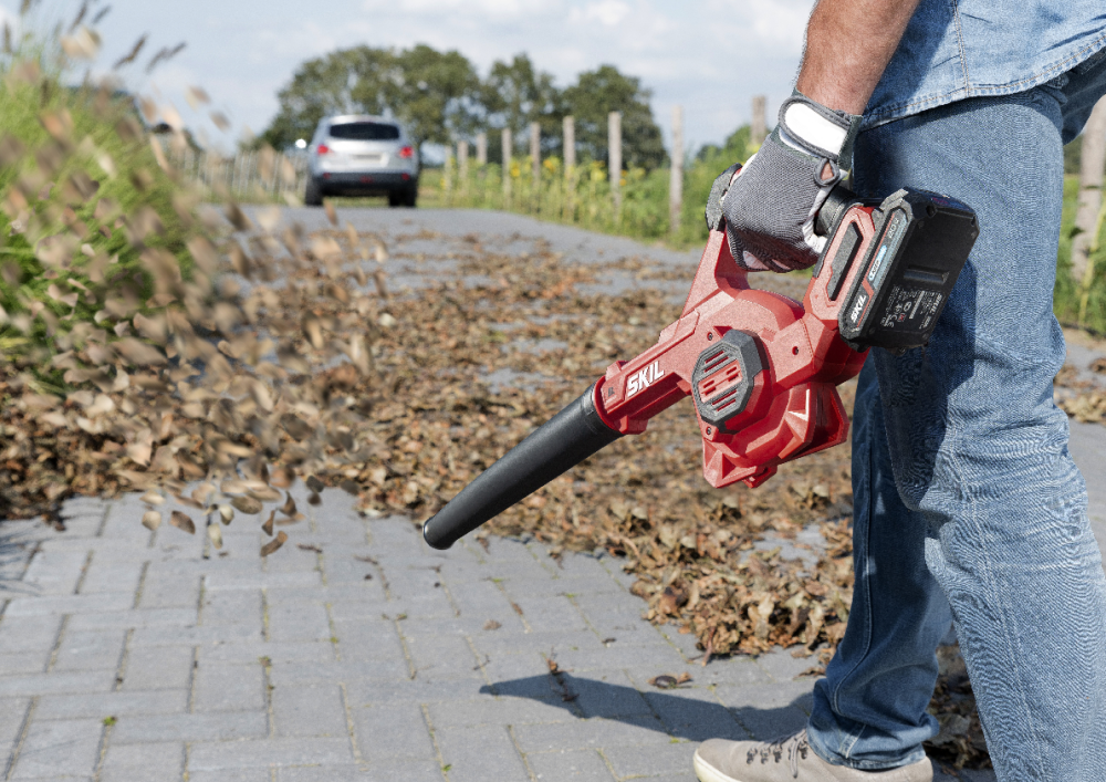 SKIL COMPACT BRUSHLESS BLOWER - 3161 CB