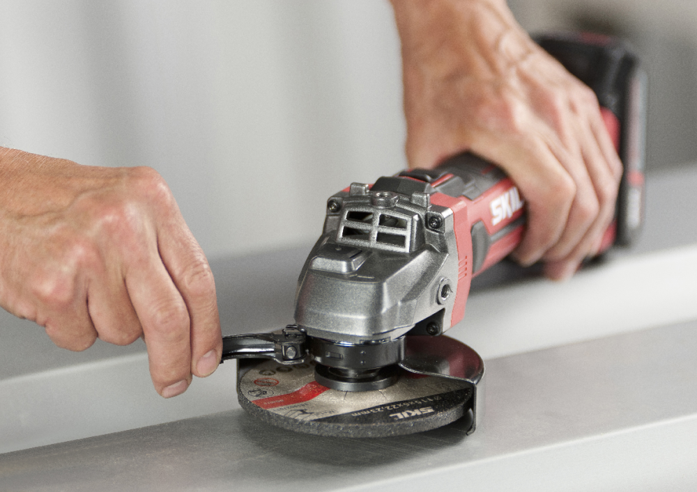 SKIL CORDLESS ANGLE GRINDER 115MM - BARE - 3920 CA