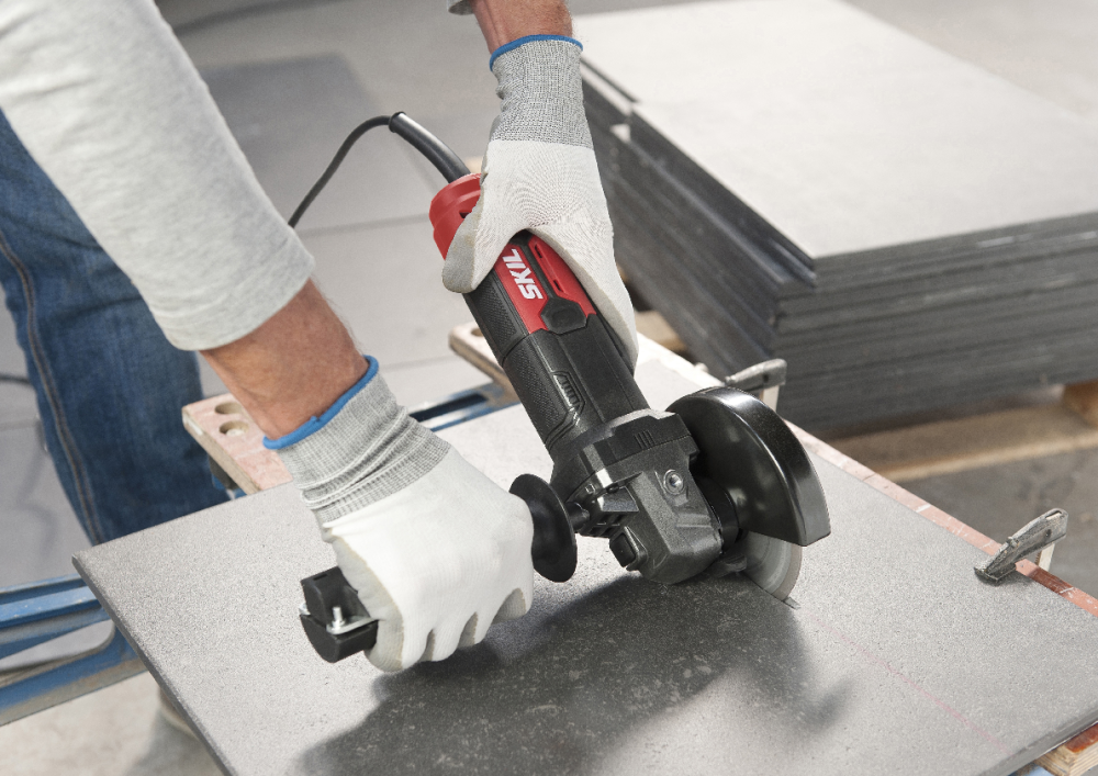 SKIL ANGLE GRINDER 720W - 9130 AA