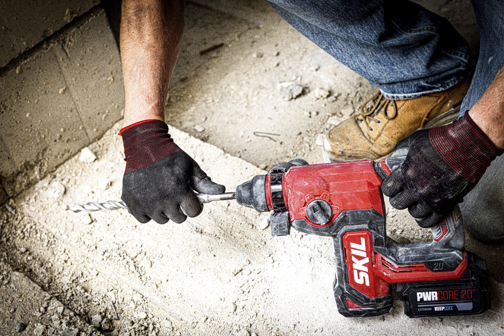 SKIL BRUSHLESS' CORDLESS SDS DRILL - 3851 CA