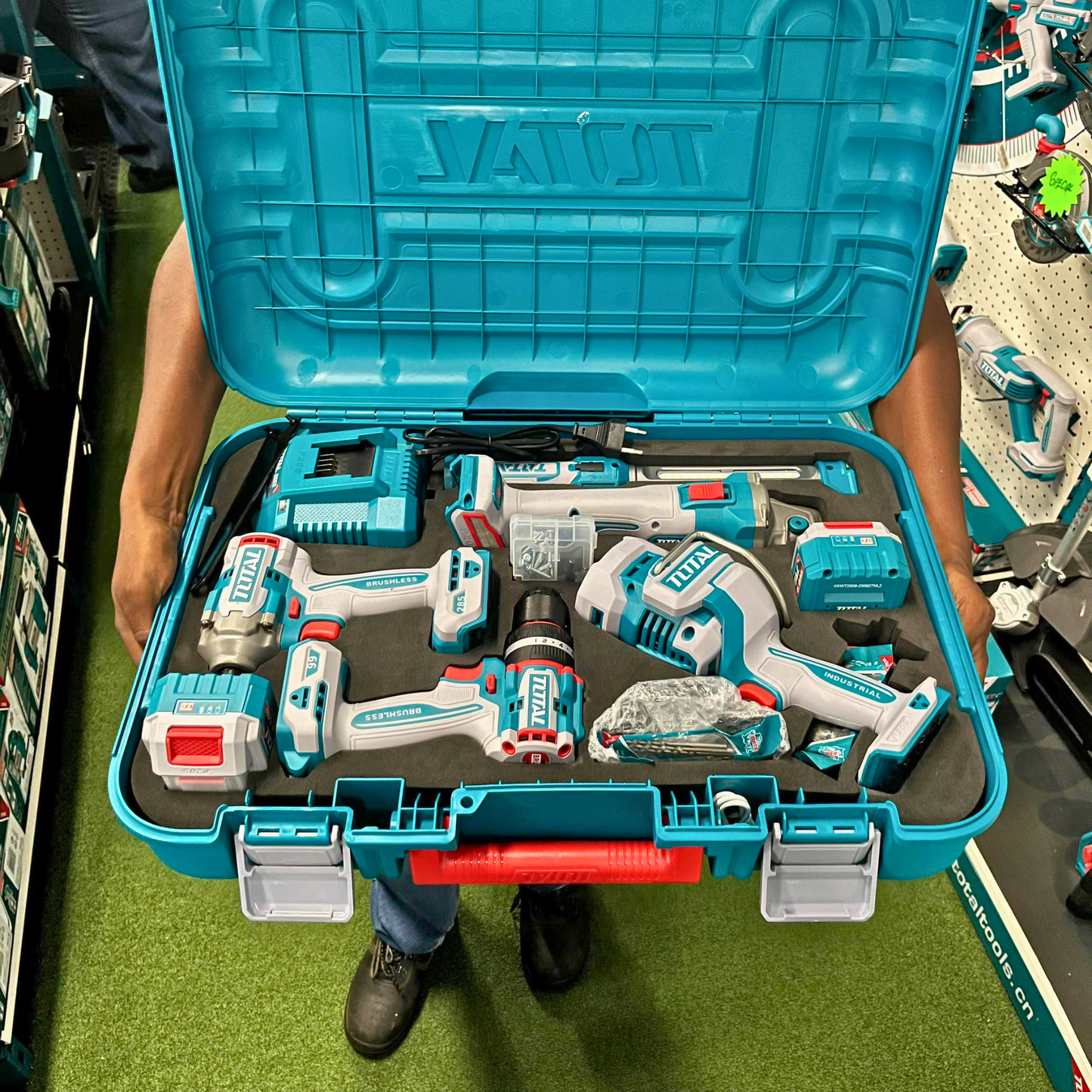 TOTAL 20V COMBO 5PC Drill 66nm+I/Wrench+Grinder+2XW Lamp-TOSLI250692